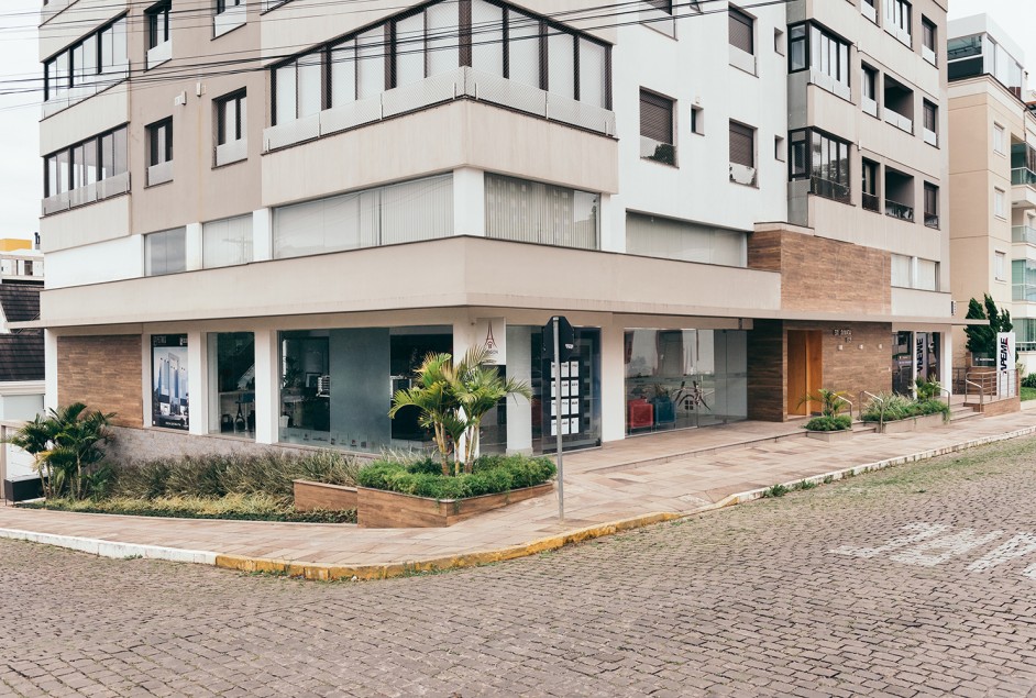 Foto da sede da Apeme em anexo, destacando a sala na qual será instalado o novo projeto em 2022, atualmente locada para Langon Imóveis. Créditos: Daniela Radavelli.