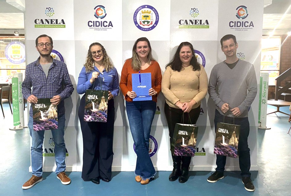 Troca de ideias sobre inovação: Apeme realiza visita ao CIDICA, em Canela