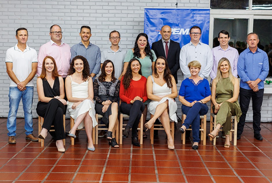 Parte dos integrantes da nova diretoria da Apeme - Foto: Igor Guedes
