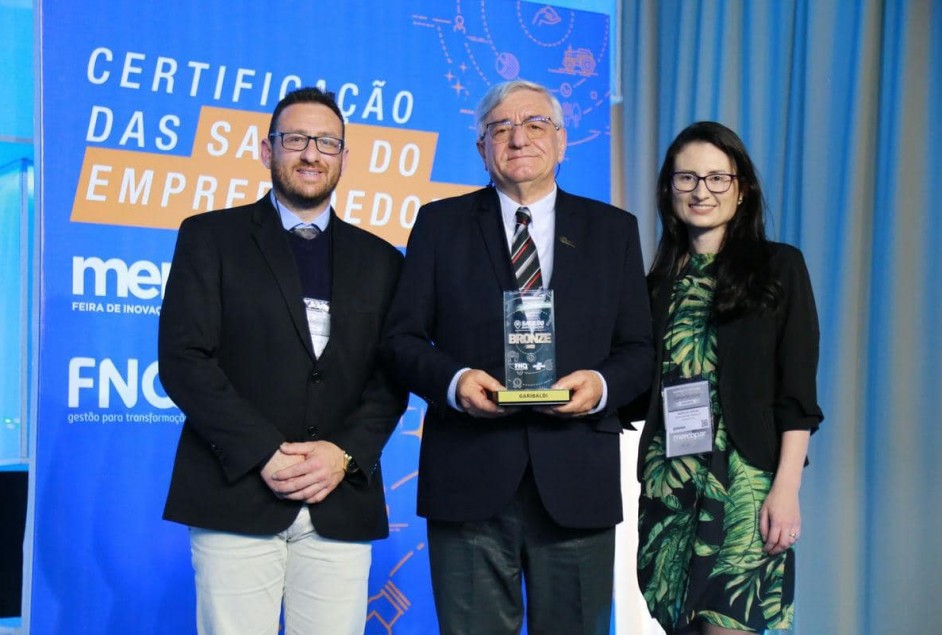 Secretaria Municipal de Inovação e Empreendedorismo Sala do Empreendedor de Garibaldi recebe premiação estadual