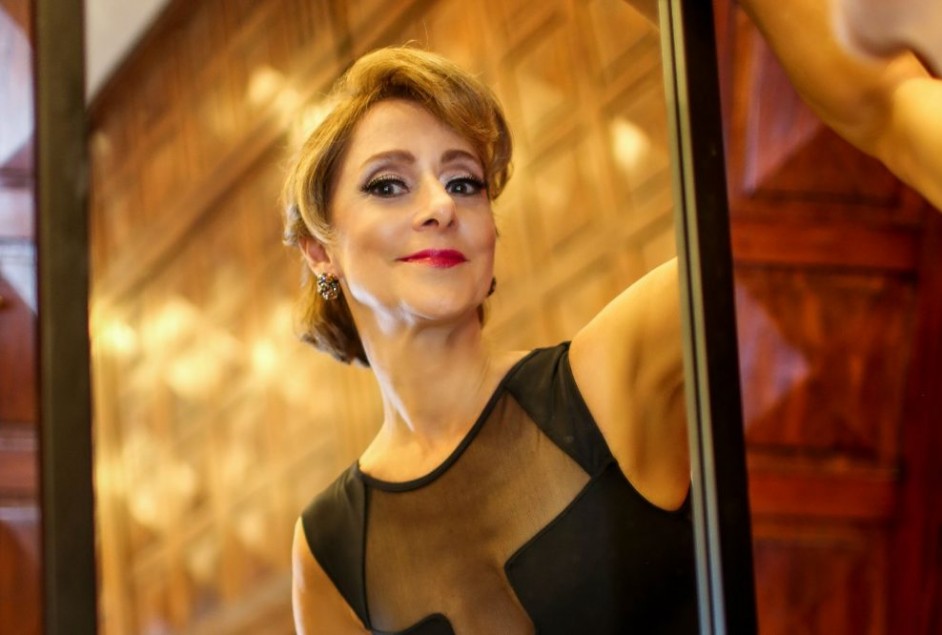 “Vou saindo dos palcos para ficar plena no mundo dos negócios”, afirma Ana Botafogo