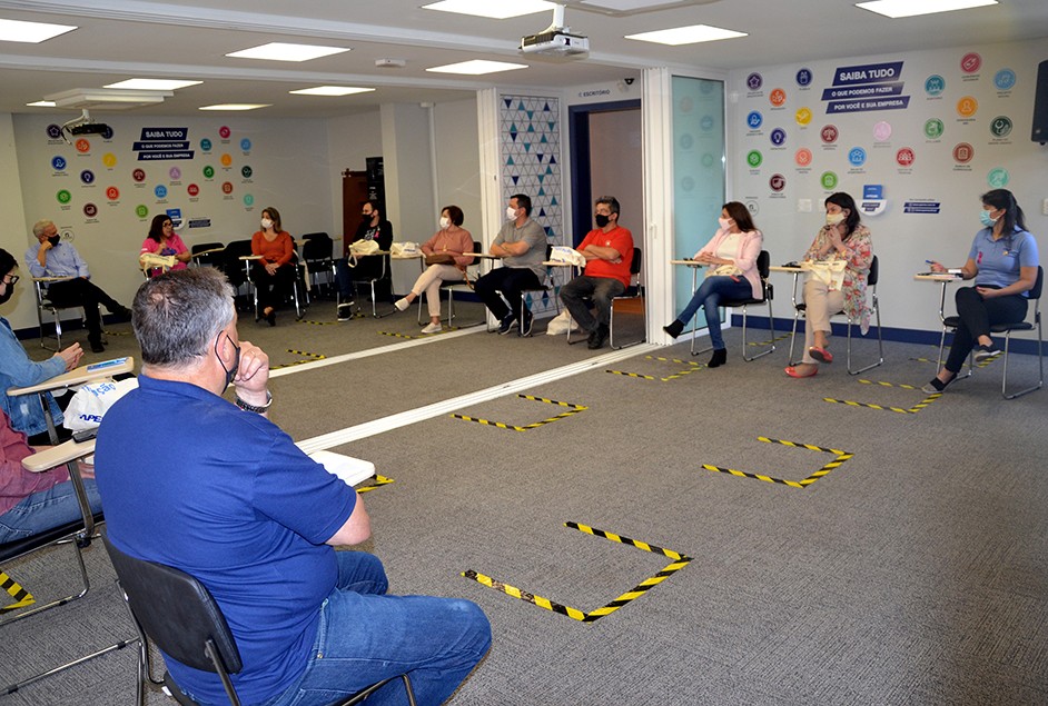 Encontro aconteceu na sede da Apeme, mantenedora da Parceiros Voluntários em Garibaldi